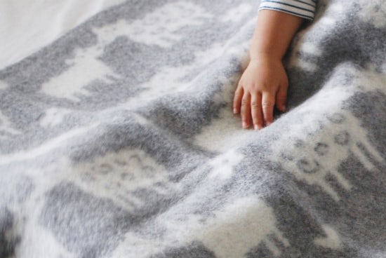 Klippan クリッパン ミニブランケット ロッタのヒツジ グレー 北欧 暮らしの道具店 Klippan クリッパン ミニブランケット ロッタのヒツジ グレー 北欧 暮らしの道具店