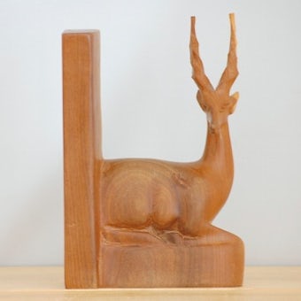 スウェーデンで見つけた工芸品/木製ブックエンド（鹿）の商品写真
