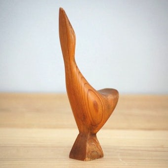 スウェーデンで見つけた木製の鳥のオブジェの商品写真