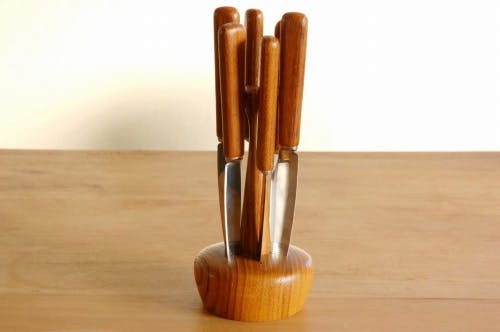 スウェーデンで見つけた林檎の形が可愛いチーク材のカトラリーセット