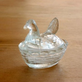 スウェーデンで見つけたガラス製　鳥モチーフの可愛い小物入れの商品写真