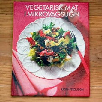 スウェーデンで見つけた古い本/野菜の本の商品写真
