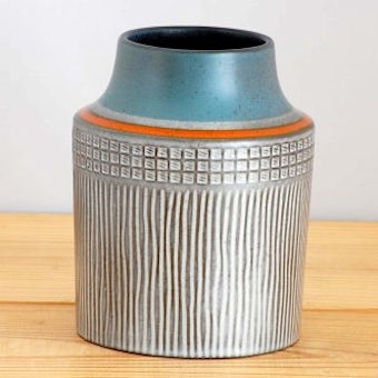 Upsala Ekeby/ウプサラエクビイ/Mari Simmulson/陶器の花瓶（グレー＆オレンジライン）の商品写真