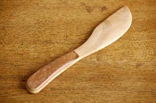 スウェーデンで見つけた木製バターナイフ - 北欧、暮らしの