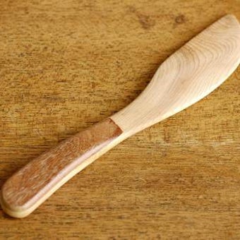 スウェーデンで見つけた木製バターナイフの商品写真