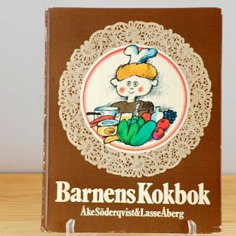 スウェーデンで見つけた古い本（子どものお料理）の商品写真