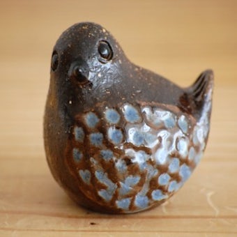 スウェーデンで見つけた陶器の小鳥オブジェ（小）の商品写真
