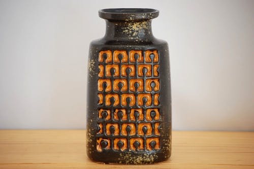 陶器製ブラウン花瓶 陶器の丸い花瓶 ダークブラウン 陶器の丸い花瓶