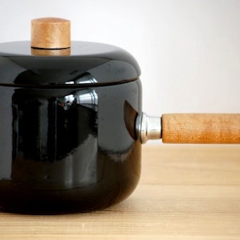 デンマークで見つけたホーロー製片手鍋(ブラック)の商品写真