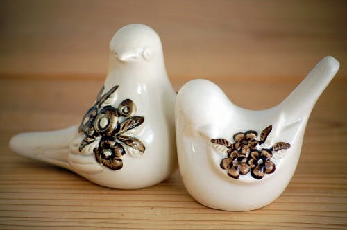 Rosa Ljungデザイン/陶器の小鳥のオブジェ２羽セットの商品写真