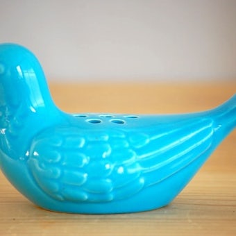 スウェーデンで見つけた陶器の小鳥オブジェ（空色）の商品写真
