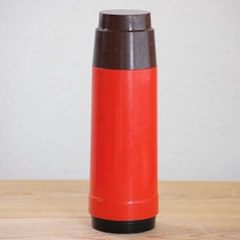 スウェーデンで見つけたヴィンテージ魔法瓶（レッド）の商品写真