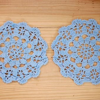 スウェーデンで見つけた手編みドイリー２枚セット（ブルー）の商品写真