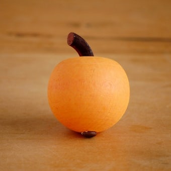 【取扱い終了】デンマーク/Sebastian design/セバスチャンデザイン/木製アップルオーナメント（S)/オレンジの商品写真
