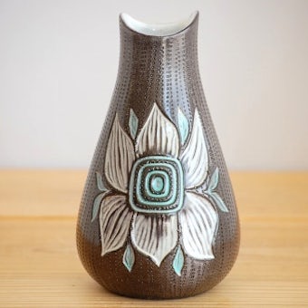 これはレア!!/Upsala Ekeby/ウプサラエクビイ/Mari Simmulson/花瓶（大輪のブルーの花）の商品写真