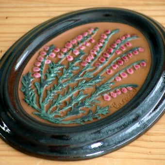 スウェーデン/GABRIEL/ガブリエル釜/陶板の壁飾り(ピンク色の実)の商品写真