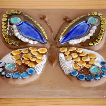 スウェーデン/JIE釜/陶板の壁掛け（美しい蝶）の商品写真