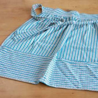 スウェーデンで見つけた可愛いカフェエプロン(ブルー)の商品写真