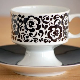 スウェーデンで見つけたコーヒーカップ＆ソーサー（ブラウン・花柄）の商品写真