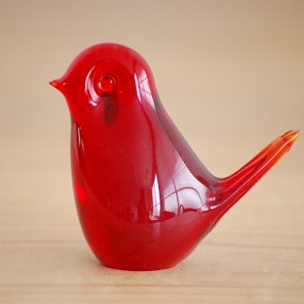 スウェーデンで見つけたガラスの小鳥オブジェ（レッド）の商品写真