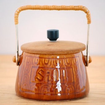 スウェーデンで見つけた持ち手＆木蓋付き陶器のポット（ニシン）の商品写真