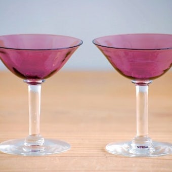 スウェーデンで見つけたアペリティフ（食前酒）グラス２個セット（パープル）の商品写真
