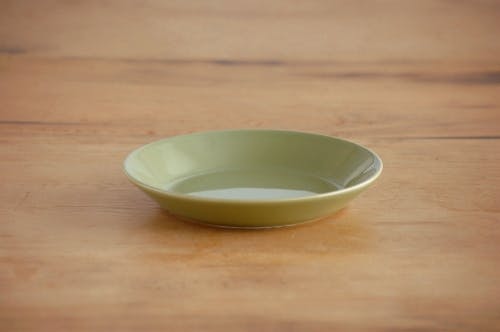 取り扱い終了】iittala/イッタラ/Teema/ティーマ/プレート 15cm/オリーブグリーン - 北欧、暮らしの道具店