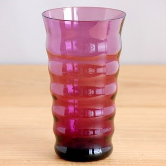 デンマークで見つけたガラス製の花瓶（２）（パープル）の商品写真