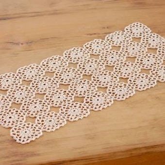 スウェーデンで見つけた手編みドイリー（長方形ベージュ）の商品写真