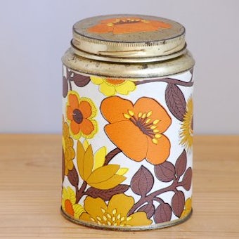 スウェーデンで見つけた手作り感が可愛い古いブリキ缶（花柄）の商品写真