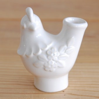 Rosa Ljungデザイン/陶器のニワトリのオブジェ（ホワイト）の商品写真