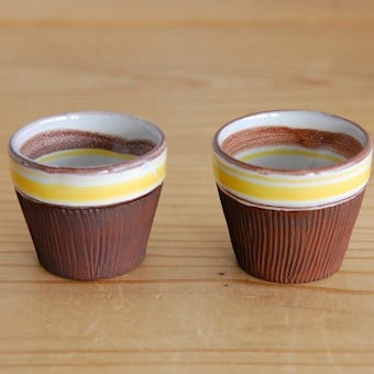 スウェーデンで見つけた陶器のエッグカップ２個セット（ブラウン）の商品写真