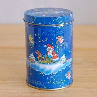 フィンランドで見つけたサンタクロース柄が可愛いブリキ缶の商品写真