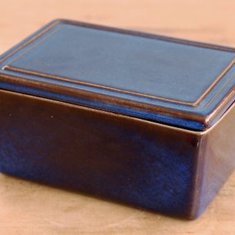スウェーデンで見つけた陶器のバターケース（ブルー）の商品写真
