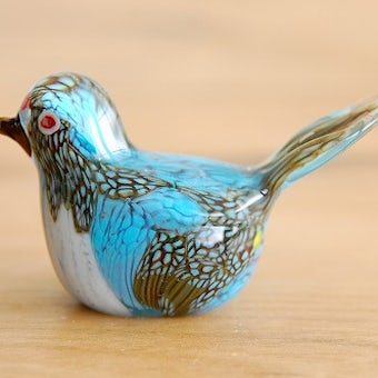 デンマークで見つけたガラスの小鳥オブジェ（グリーン×ホワイト）の商品写真