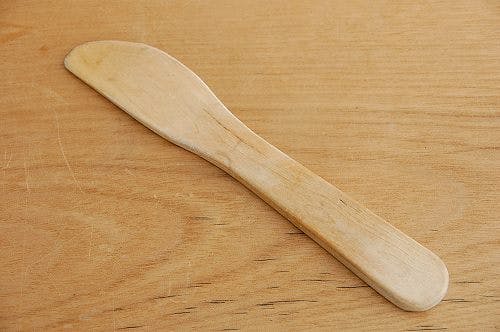 スウェーデンで見つけた木製バターナイフ（２） - 北欧、暮らしの道具店