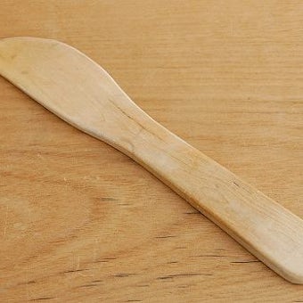 スウェーデンで見つけた木製バターナイフ（２）の商品写真