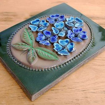 スウェーデン/JIE釜/陶板の壁掛け（大）（ブルーのお花）の商品写真