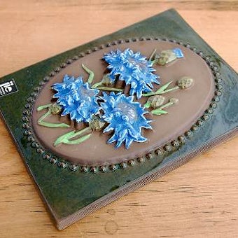 スウェーデン/JIE釜/陶板の壁掛け（青いギザギザのお花）の商品写真
