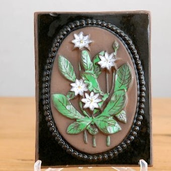スウェーデン/JIE釜/陶板の壁掛け（白いお花）の商品写真