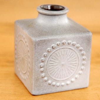 Upsala Ekeby/ウプサラエクビイ/キューブ型の花瓶（グレー）の商品写真