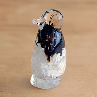 スウェーデンで見つけたガラス製ペンギンのオブジェの商品写真