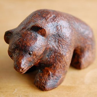 スウェーデンで見つけた熊の置物の商品写真