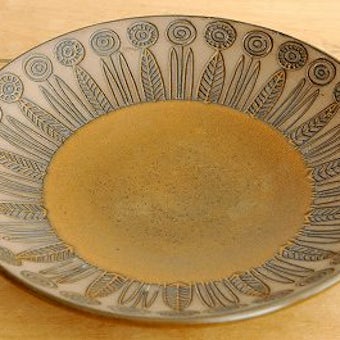 スウェーデンで見つけた陶器の大皿（ブラウン）の商品写真