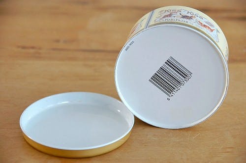 スウェーデンで見つけた古いブリキ缶 - 北欧、暮らしの道具店