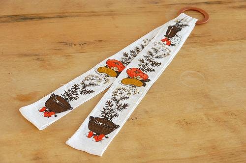 スウェーデンで見つけたトレーホルダー - 北欧、暮らしの道具店