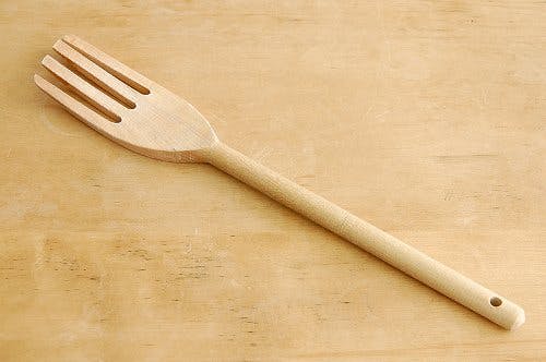 スウェーデンで見つけた木製の大きなフォークの商品写真