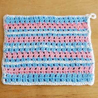 スウェーデンで見つけた手編みのポットマット（ピンク＆ブルー）の商品写真