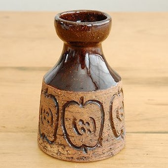 スウェーデン/LAHOLM/陶器の花瓶（りんご柄）の商品写真