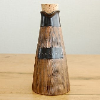 スウェーデンで見つけた陶器のボトル（ブラウン・コルク栓付き）の商品写真